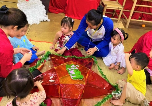 Baking and Lantern-Making Festival for the Tiny 5 Class