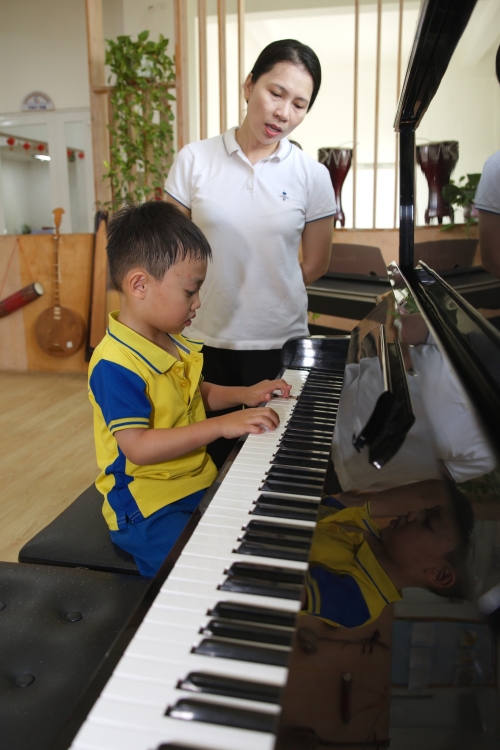 EXPLORING THE WORLD OF MUSIC WITH TINY FLOWER MONTESSORI CHILDREN